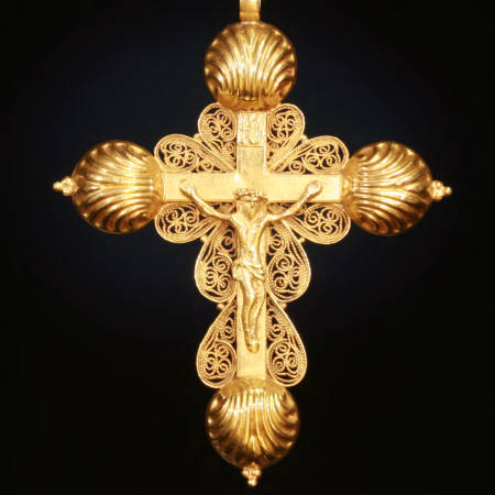 18th Century French cross in filigree gold with good readable hallmarks